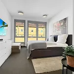 Geraeumige 6-schlafzimmer-wohnung Im Zentrum Von Fuer 16 Gaeste *