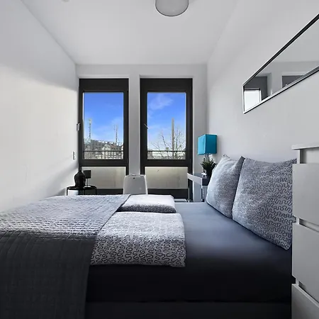 Zentrale In 6 Schlafzimmer, 16 Gaeste Munich