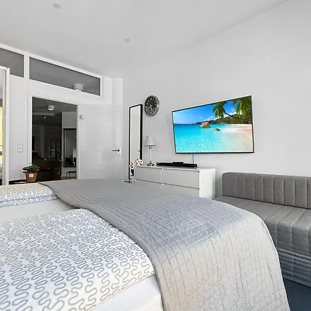 6-zimmer-wohnung In Mit Balkon Für 16 Gäste München