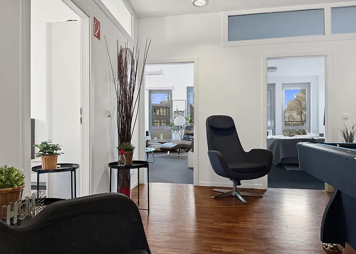 6-zimmer-wohnung In Mit Balkon Für 16 Gäste Apartment *