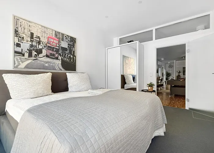 6-zimmer-wohnung In Mit Balkon Für 16 Gäste *