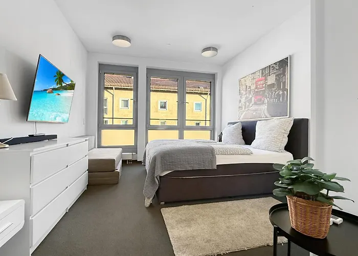 Zentrale In 6 Schlafzimmer, 16 Gaeste *