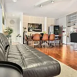 Geraeumige 6-schlafzimmer-wohnung Im Zentrum Von Fuer 16 Gaeste * München