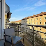 Geraeumige 6-schlafzimmer-wohnung Im Zentrum Von Fuer 16 Gaeste *