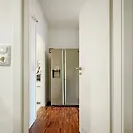 Appartement Geraeumige 6-schlafzimmer-wohnung Im Zentrum Von Fuer 16 Gaeste München