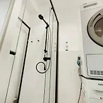 Geraeumige 6-schlafzimmer-wohnung Im Zentrum Von Fuer 16 Gaeste Monaco di Baviera