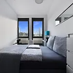 Geraeumige 6-schlafzimmer-wohnung Im Zentrum Von Fuer 16 Gaeste München