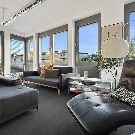 6-zimmer-wohnung In Mit Balkon Für 16 Gäste Apartment