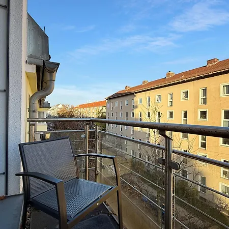 Geraeumige 6-schlafzimmer-wohnung Im Zentrum Von Fuer 16 Gaeste *
