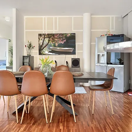 Geraeumige 6-schlafzimmer-wohnung Im Zentrum Von Fuer 16 Gaeste *