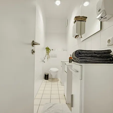شقة Geraeumige 6-schlafzimmer-wohnung Im Zentrum Von Fuer 16 Gaeste