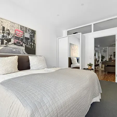 Geraeumige 6-schlafzimmer-wohnung Im Zentrum Von Fuer 16 Gaeste *
