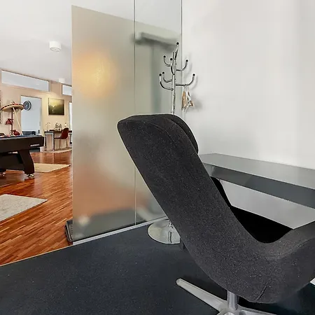 Geraeumige 6-schlafzimmer-wohnung Im Zentrum Von Fuer 16 Gaeste München