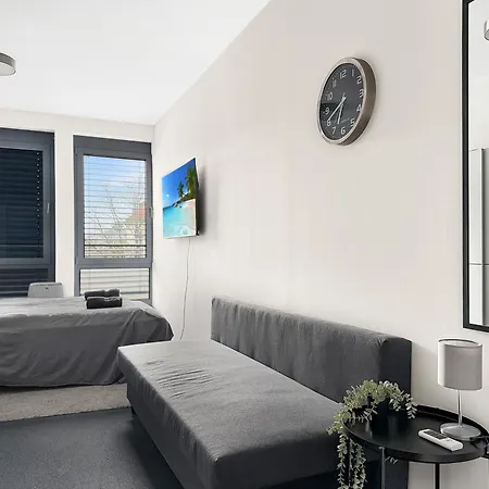 Geraeumige 6-schlafzimmer-wohnung Im Zentrum Von Fuer 16 Gaeste Lägenhet *