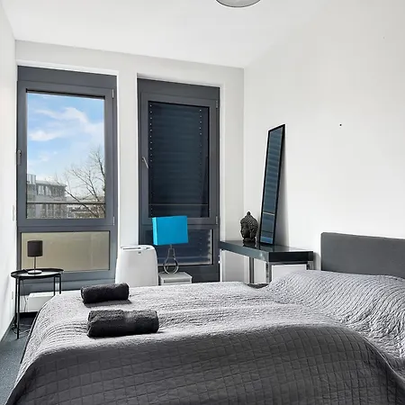 Geraeumige 6-schlafzimmer-wohnung Im Zentrum Von Fuer 16 Gaeste München