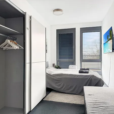 شقة Geraeumige 6-schlafzimmer-wohnung Im Zentrum Von Fuer 16 Gaeste