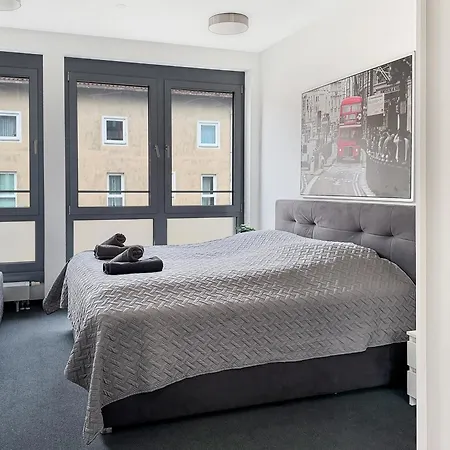 Geraeumige 6-schlafzimmer-wohnung Im Zentrum Von Fuer 16 Gaeste ميونيخ