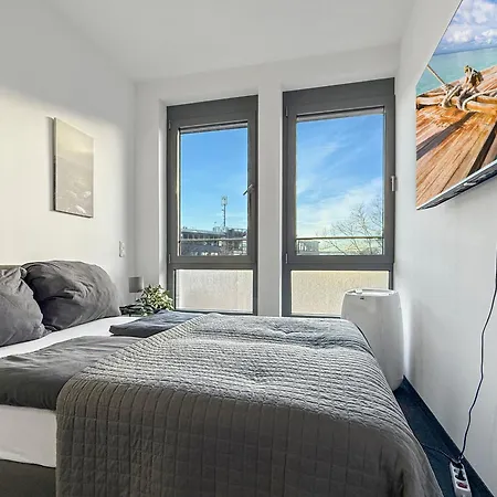 Zentrale In 6 Schlafzimmer, 16 Gaeste Apartmán