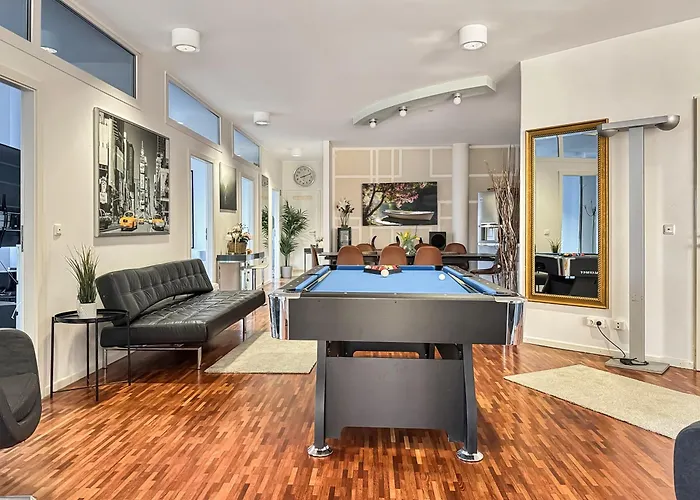 Zentrale In 6 Schlafzimmer, 16 Gaeste Apartmán